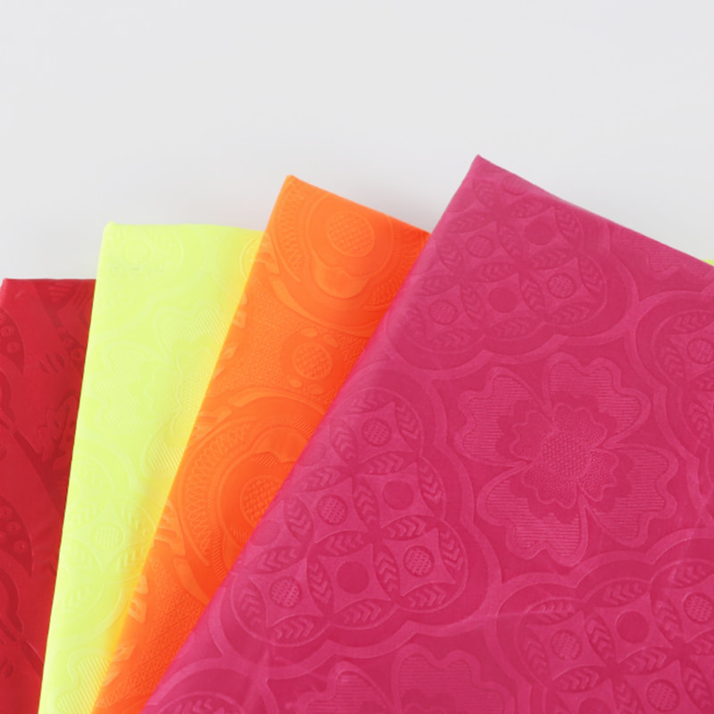 TMIE-08-2-2 110GSM Orta Ağırlık İş Elbisesi Giyim Düz Kumaş 3D Canlı Çiçek Tasarımlı Parlak Renkli Boyalı Kabartmalı Polyester Poplin Kumaş