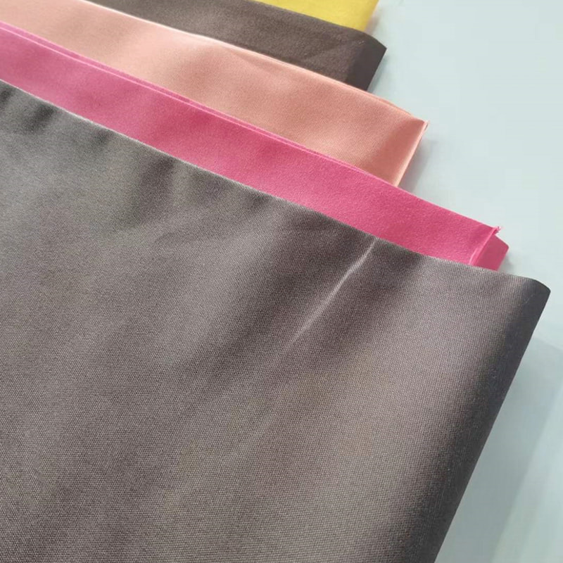 TMIE-08-1-2 85GSM 125cm Rahat Giyim-gömlek ve Lithe Astar Kumaş %100 Polyester Çeşitli Renkler Mevcut Boyalı Cilalı Polyester Poplin Kumaş