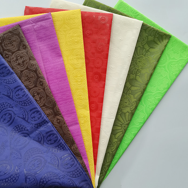 TMIE-08-2-3 115GSM %100 Polyester Yüksek Yoğunluklu Yüksek Sayıda Boyalı Geometri Desenli Kabartmalı Poli Poplin Kumaş